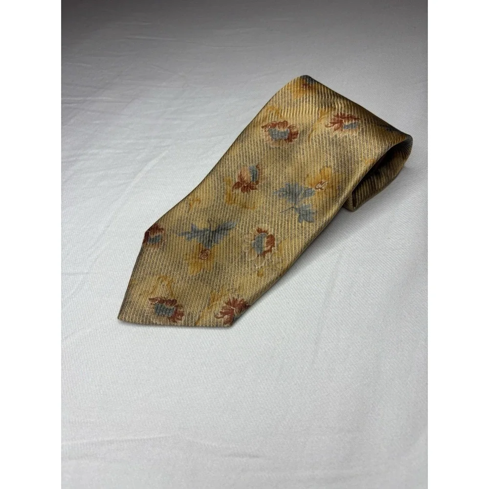 Ermenegildo Zegna Gold Floral Paisley Silk Luxury Executive Tie Made in Italy